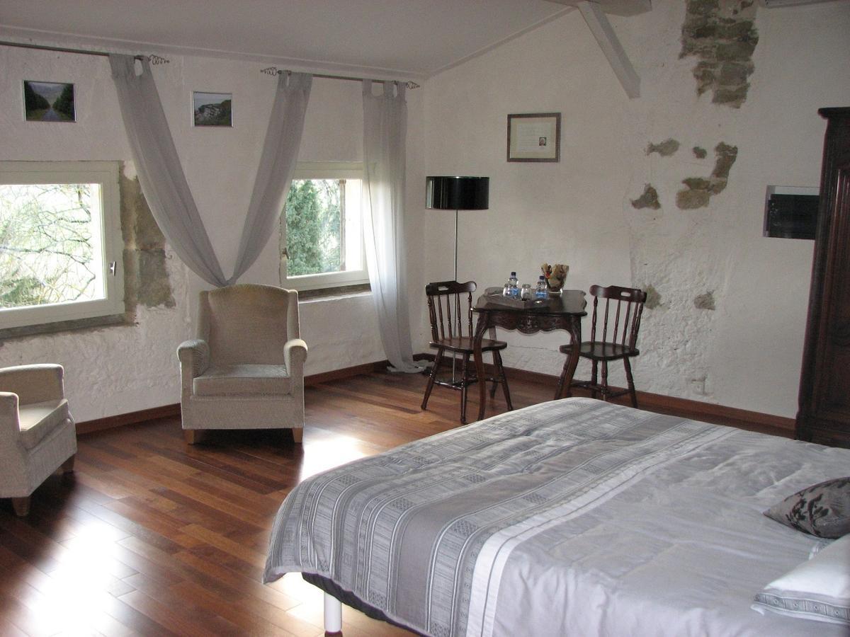 Chambres D'Hotes Domaine Saint-Joly Lasbordes Værelse billede