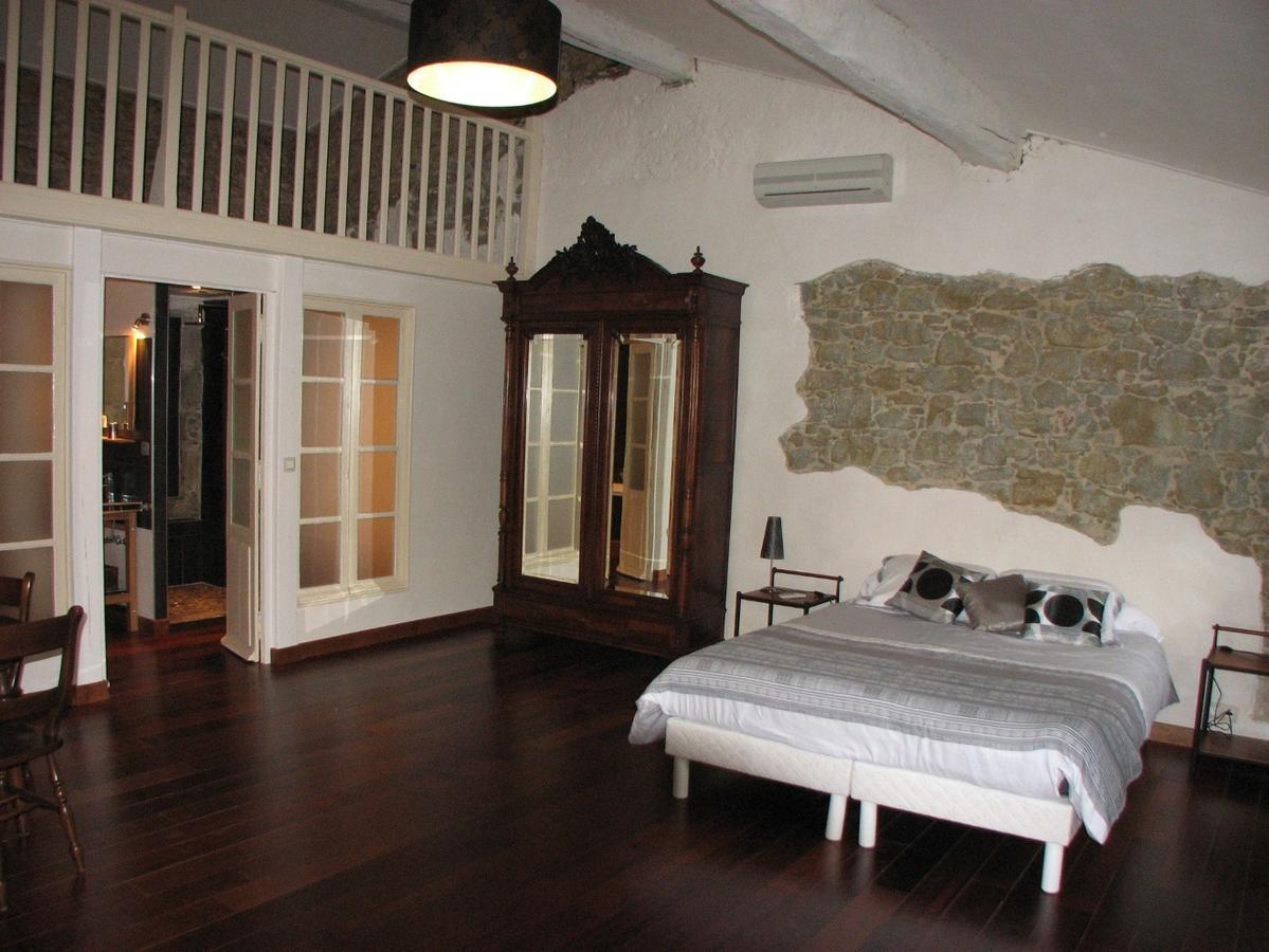 Chambres D'Hotes Domaine Saint-Joly Lasbordes Værelse billede